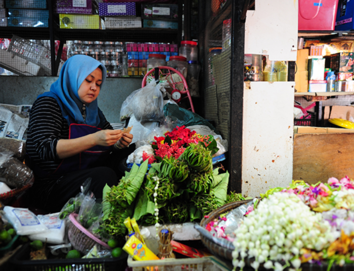 Crediting RM100 into a woman’s bank account directly each month is an act of encouraging autonomy and empowerment amongst B40 women.